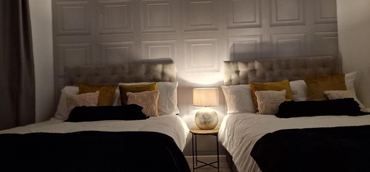 Shm Stays Leicester. Newly Renovated!! 15 Min Drive From City Centre, University. 9 Min Drive To Leicester City Stadium, 5 Min Drive To M1 & M69. 2 Min Walk To Bus Stop. Exterior foto