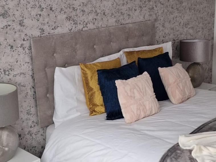 Shm Stays Leicester. Newly Renovated!! 15 Min Drive From City Centre, University. 9 Min Drive To Leicester City Stadium, 5 Min Drive To M1 & M69. 2 Min Walk To Bus Stop. Exterior foto