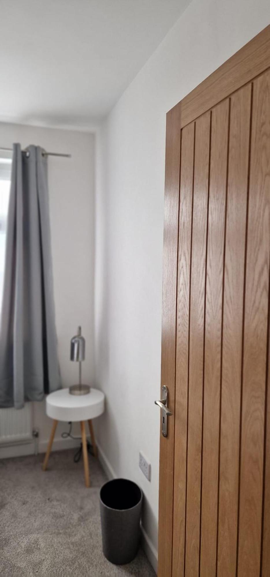Shm Stays Leicester. Newly Renovated!! 15 Min Drive From City Centre, University. 9 Min Drive To Leicester City Stadium, 5 Min Drive To M1 & M69. 2 Min Walk To Bus Stop. Exterior foto